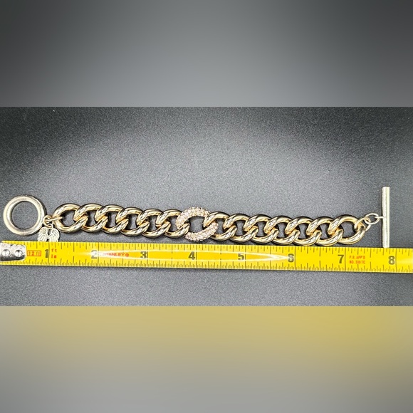 Victoria's Secret Gold Tone Chain Bracelet (Angel Wing Charm & Rhinestones Link) - Picture 9 of 9